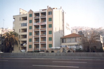 Bayraklı Apartmanı